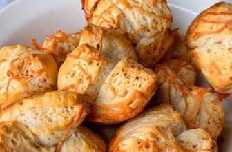 GARLIC PULL APART MUFFINS – The Southern Girl Cooks