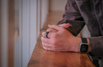 Pebble is making a bizarre little good ring for recording ideas