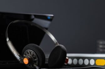 Moondrop’s $25 ‘Outdated Customary’ Wired Headphones Are God-Tier ’90s Nostalgia